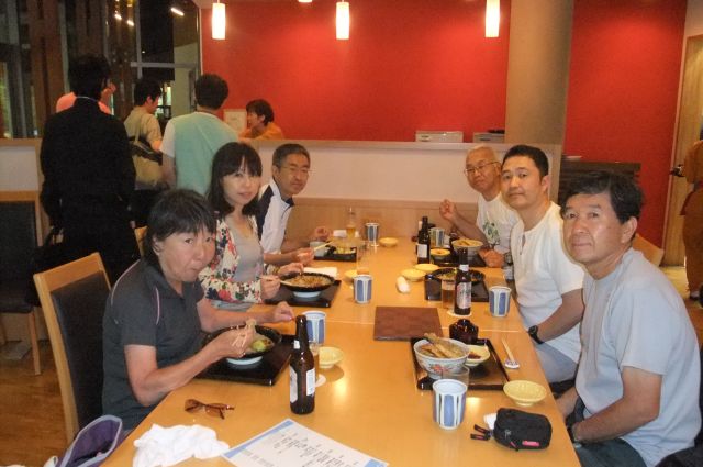 6_dinner.jpg(58649 byte)